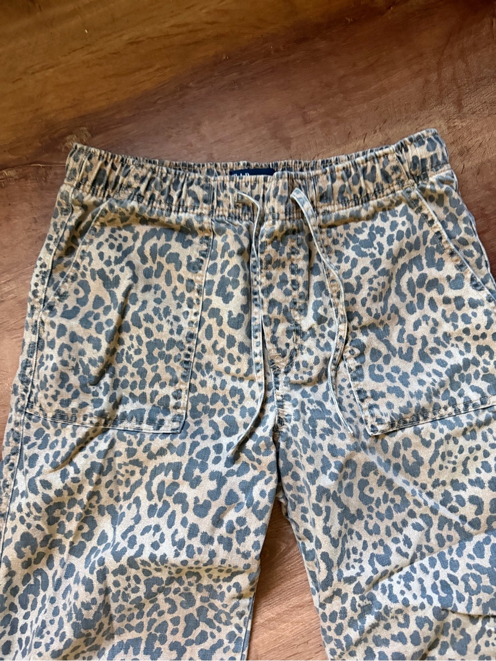 GAP Pull On Barrel Jeans Women’s Leopard Print Excellent Condition Like New! - Picture 2 of 4